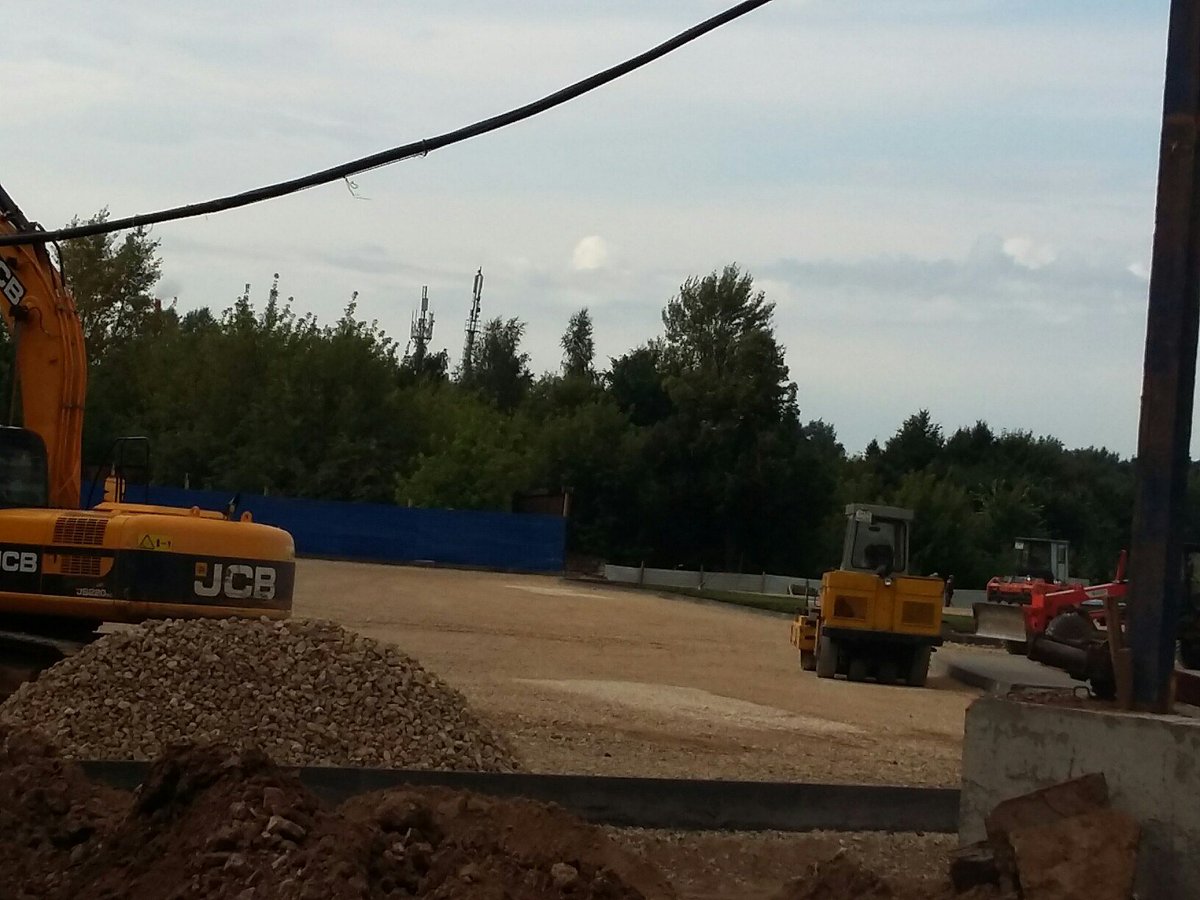 Marshal_Grad's tweet image. Итак, первая очередь! 
Начали отделку свечки, убрали кран и делаем благоустройство территории. Продолжаются внутренние отделочные работы.