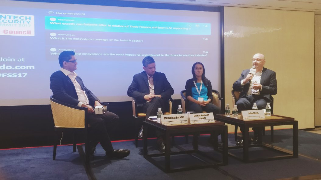 me_JinuFrancis's tweet photo. Malikkhan Kotadia with other panelists discuss on "Role of FinTech startups in shaping the financial services market" #FintechSecuritySummit https://t.co/Ugm1dTbyx1