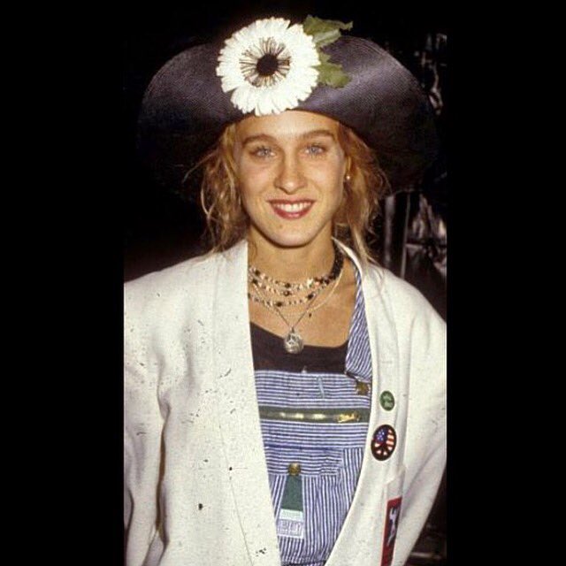 Kimberly_Coates's tweet photo. Watching #ProjectRunway like...
#Fashion #MakeItWork #Accessories #UseThoughtfully #90s #SJP #tbt #fbf https://t.co/0yTt0lstgE