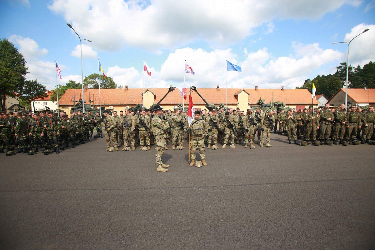 Polska_Zbrojna's tweet photo. Żołnierze Batalionowej Grupy Bojowej spotkają się dziś z szefem NATO @jensstoltenberg https://t.co/ojMvJZeF6Z
