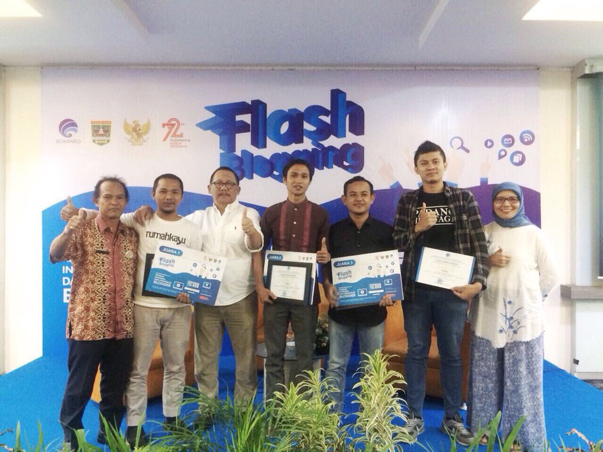 DitjenKPM's tweet photo. Halo! Balik lagi nih ke acara #FlashBlog72RI di Padang. Ini dia pemenang Flash Blogging kali ini 🙌🏻 Selamat ya! Jangan berhenti menulis 😉 https://t.co/XiqsigtUTN