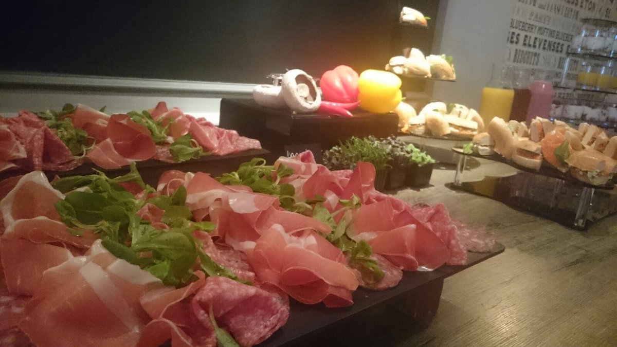 CastIronYork's tweet photo. Our chefs created awesome delicacies for Ebor Race Ladies Day Brunch!  #YorkMarriott #CastIronYork #FoodGloriousFood https://t.co/mWVctxGuVI