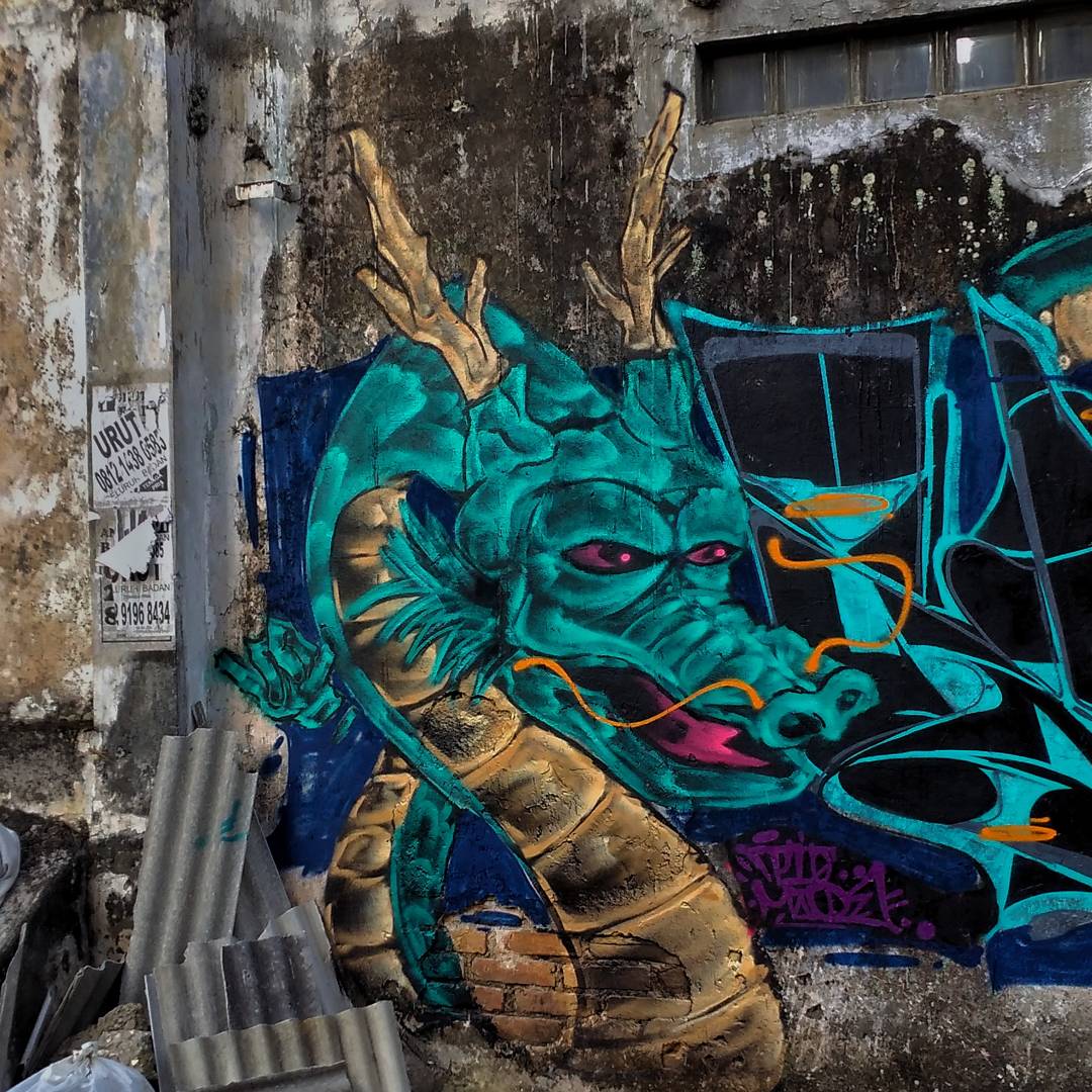 regamboy's tweet photo. #graffiti #graff #streetart #streetphotography #pigmade #wildstyle #street #art #bandung2017 #photography #Montana https://t.co/kw1ucrndIq