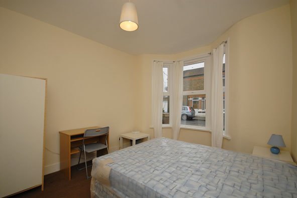 casatopialondon's tweet image. Large #Room in a Clean and Friendly #Househare just 12mins walk from #Leytonstone #Station.

bit.ly/2fEw2mE