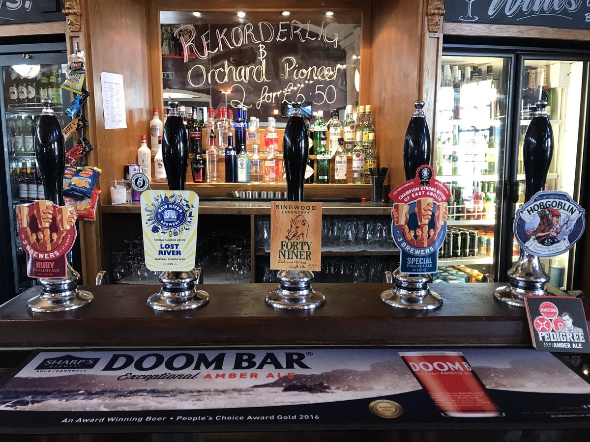 NOTINUSE_PP's tweet photo. The Picture Palace ale session, Tara tomorrow at around 12noon. CAMRA members to receive 20p off the pint. #camra #camrameeting #realale 🍻🍻 https://t.co/HrpyxYUn6n
