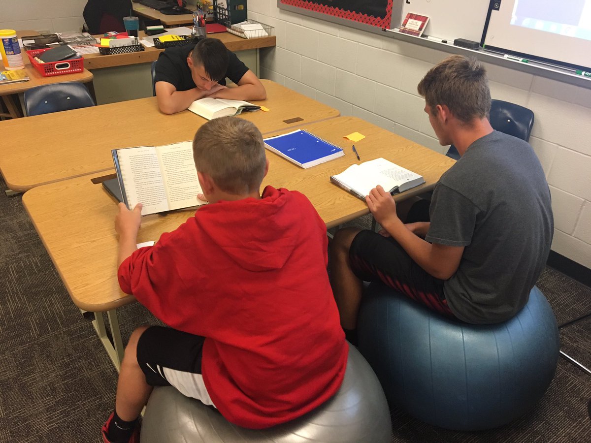 WCSTeachWTech's tweet photo. #Choice #Flex #IndependentRead #8thELA @WapakHS https://t.co/b72WGYvcF0