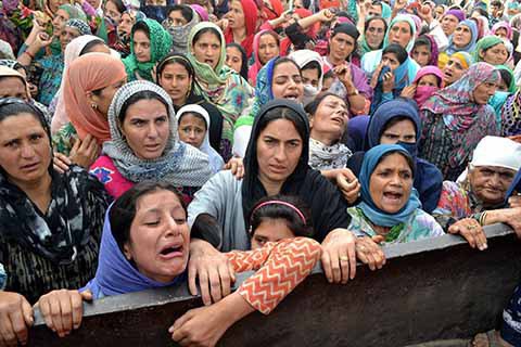 zawan273's tweet photo. Shutdown continues in #Kupwara for 2nd day against civilian killing by #Indian forces in #KashmirFakeEncounters.

https://t.co/xXkqlKXbXn https://t.co/MdKrNCRAUR