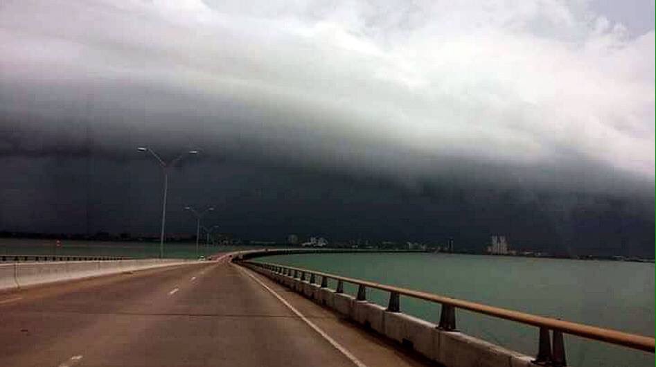Jastockton2's tweet photo. #TakingStock #Harvey2017 South Padre Island, Texas, right before sundown (8/24/17). @SiriusBlack32 @JulieBanderas @devduthie @melodylocks https://t.co/T54JktdH2j
