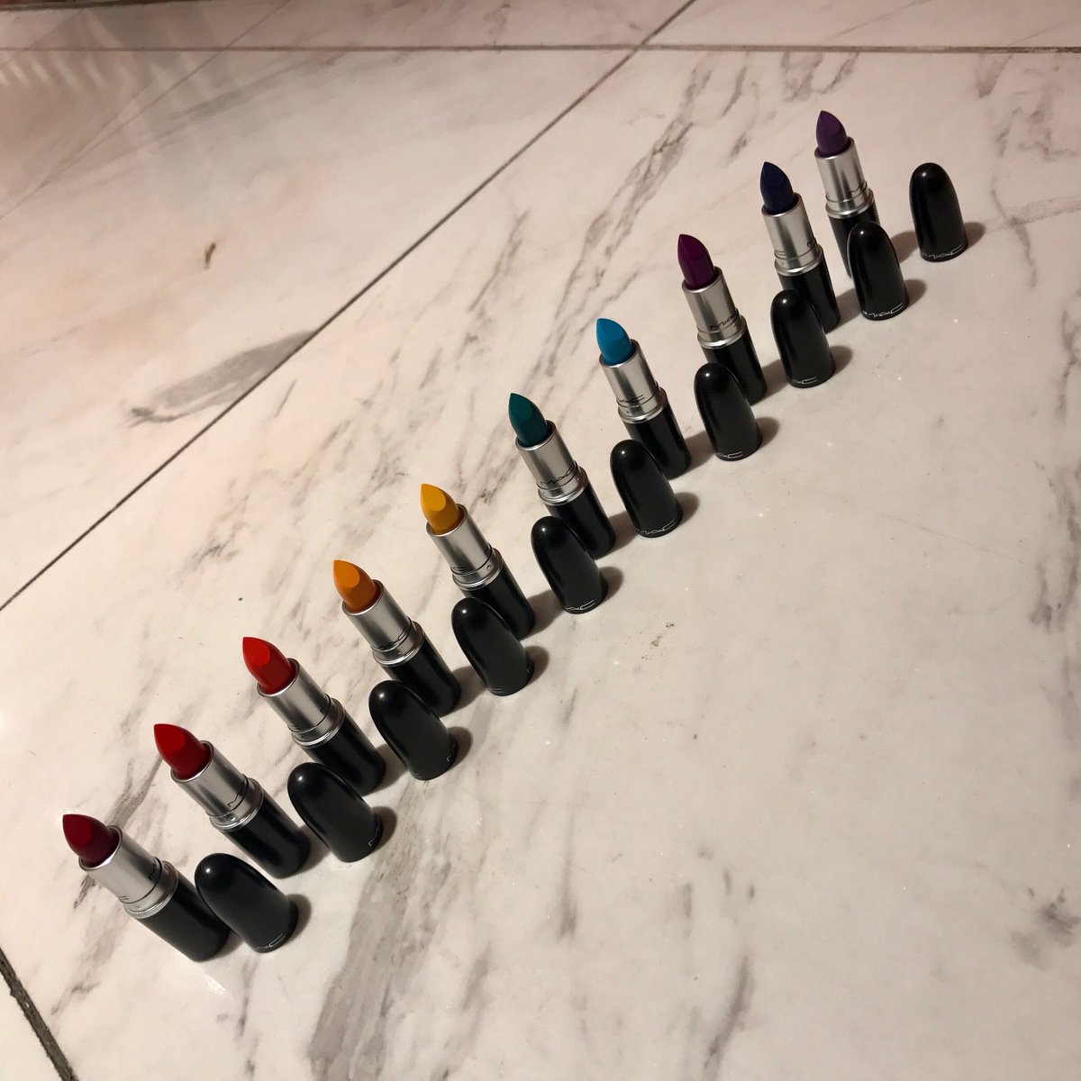 teamexchangesq's tweet photo. 🏳️‍🌈 Happy Pride weekend Manchester! 🏳️‍🌈

Come visit us in Exchange Square and check out the amazing looks we will be creating! ❤️💛💚💙💜 https://t.co/Od4tSphqKg