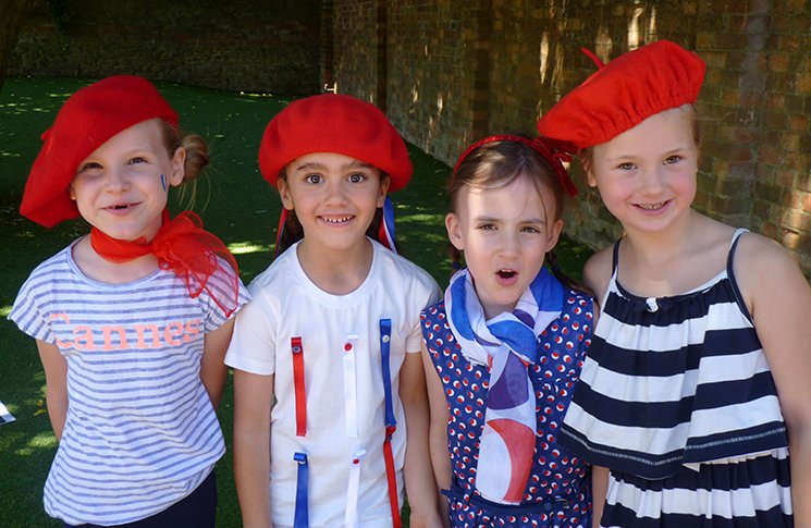 BabySurrey's tweet photo. .@nbartholomew of @stcatsbramley on how to foster a love for language at an early age https://t.co/8AXXi3dstA https://t.co/2D3rX1nhPy