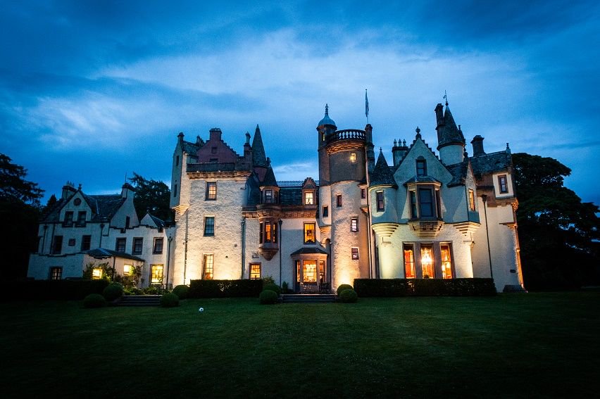A #specialbirthday isn't complete without a #spectacularlocation #LochNess @RebRecommends @exclusive_use @ExclusivelyScot  @ElysianEstates