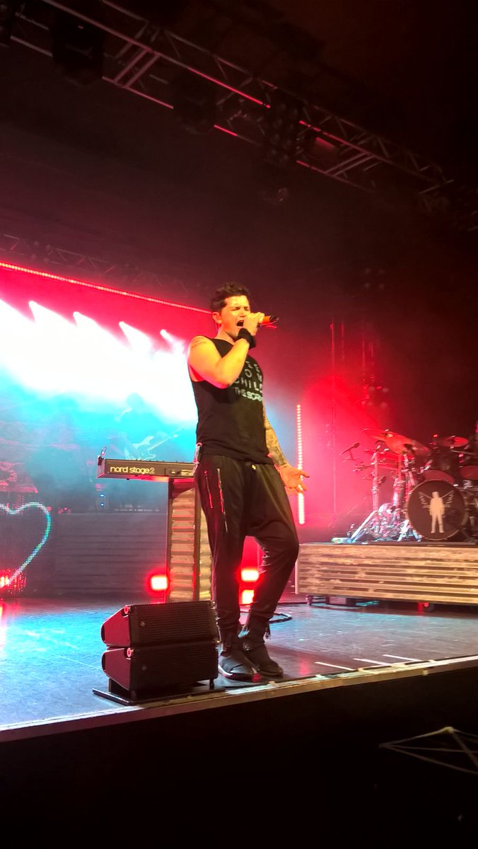 phoebeoliviam's tweet image. Had a friggin A M A Z I N G night last night. @thescript @TheScript_Danny you never cease to amaze😍😍😍😍😍