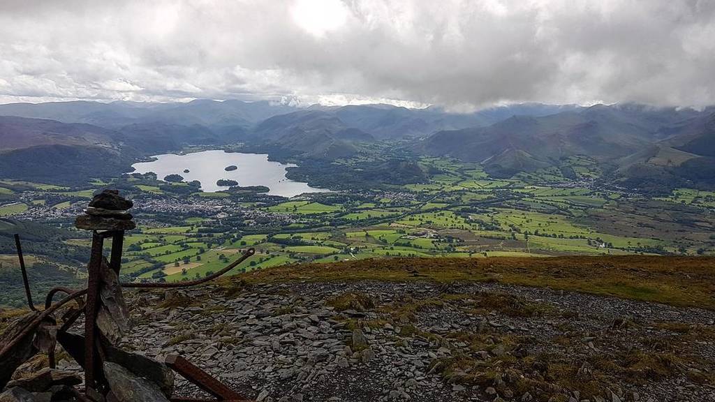 katieposx's tweet photo. Looking over Derwentwater from the summit of Lesser Man ⛰

#skiddaw #lesserman #derwentwater #keswick #lakedistrict #cumbria #mountain #hik… https://t.co/zfBhHIC4er