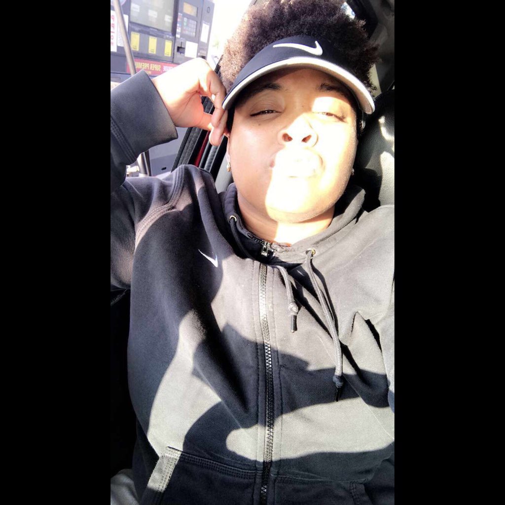 Swervo_Toya's tweet photo. Baby you need somebody wavy 😋🌊 #NewProfilePic #IssaLesbian https://t.co/bYC8Qah6AZ