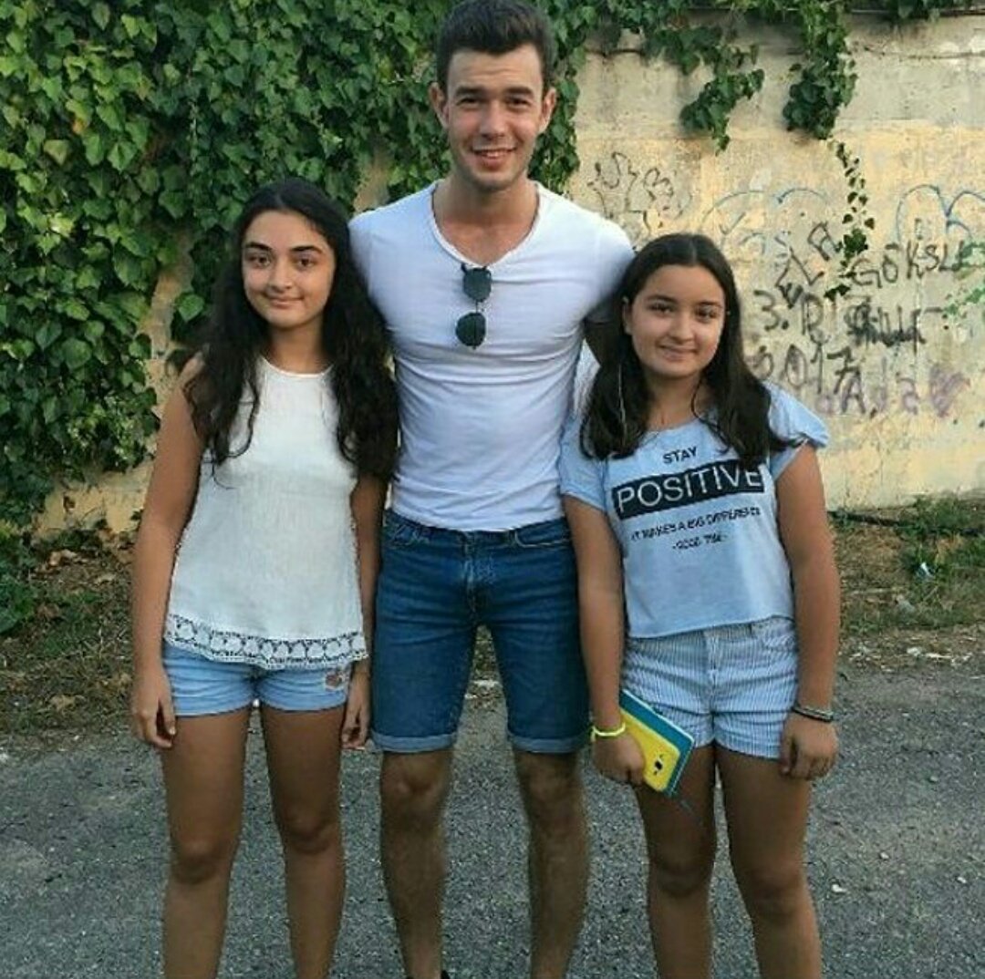 SasmazNews's tweet photo. New/ Setten ♥😻 #AytaçŞasmaz https://t.co/v90fCWgtrM