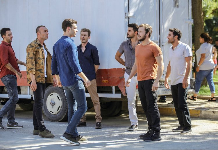 SasmazNews's tweet photo. #Söz Yeni sezon fotoğraflarından 🙋💥 #AytaçŞaşmaz https://t.co/hVsnRbupa3