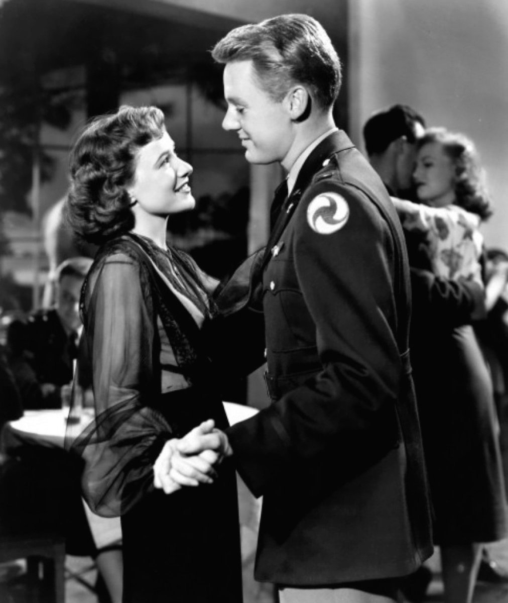 FilmScene1's tweet photo. Remembering actor Van Johnson on his Birthday (1916 – 2008), seen here in THIRTY SECONDS OVER TOKYO. #VanJohnson https://t.co/Bd8ZOPYdX7