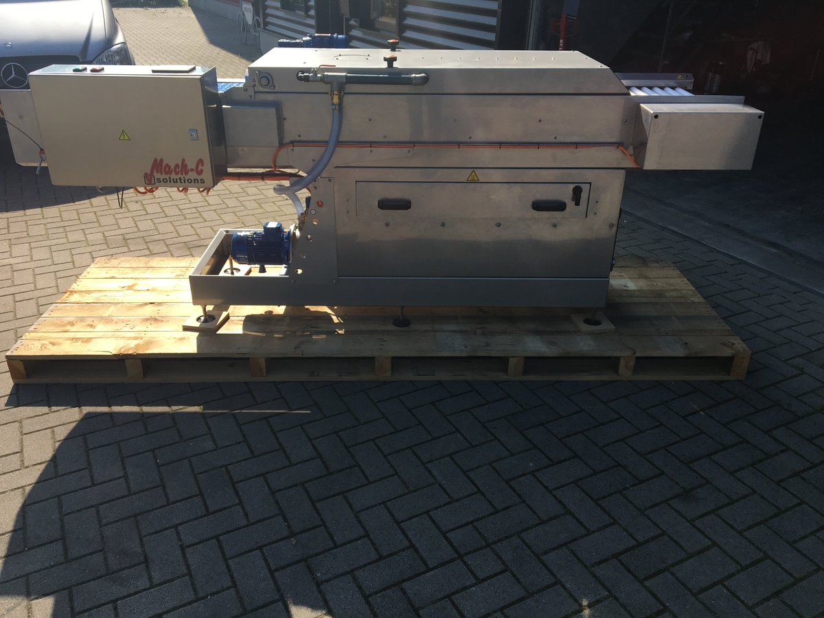 mach_c_'s tweet photo. #egg washer  #new From @mach_c_  the latest model Inline Egg washer!
#Poultry #Solutions https://t.co/r4y5robfyR