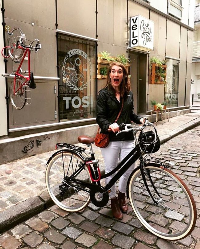 Stuart_Delivery's tweet photo. The Parisian bike culture is demanding a fair share of space on the road https://t.co/WugF9O6YmW via @HEREYOUARE_MAG 🚴🏻💨 https://t.co/ODA94L2jTf