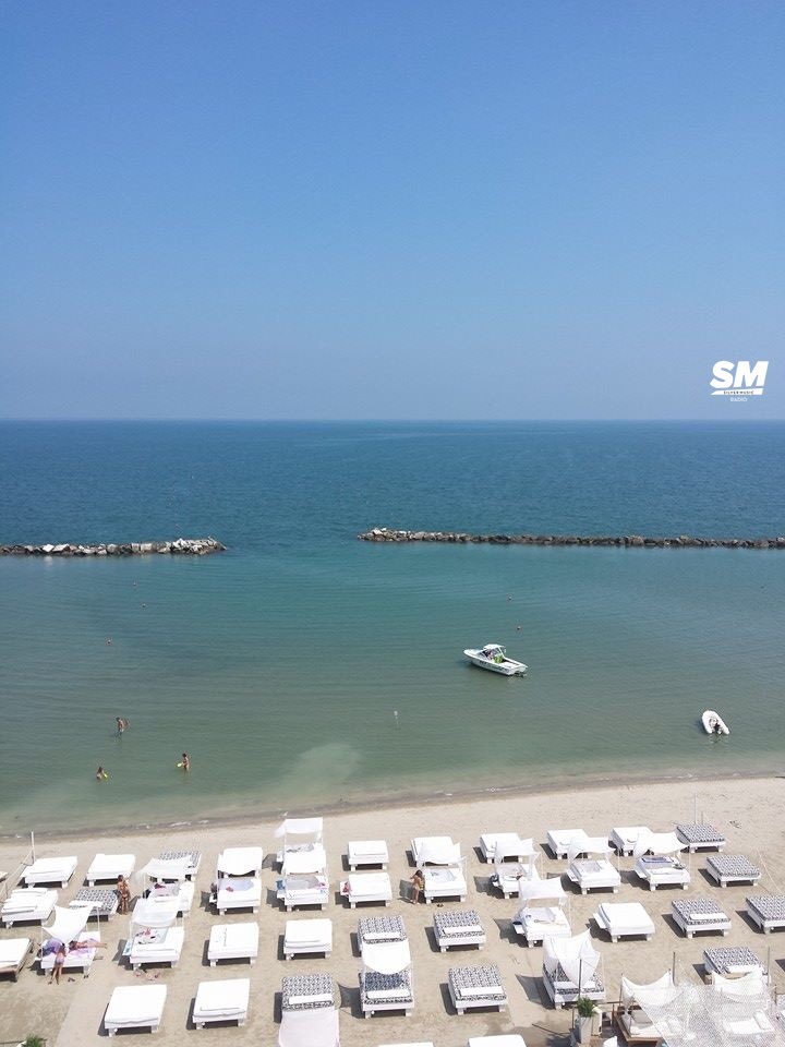 SilverMusicR's tweet photo. #agosto sta per salutarci ma L #estate tiene ancora duro! #25agosto #SMsummer17 #calabria #sardegna #elba #salento #LasVegas #agostoblu https://t.co/DzPxboi2AG
