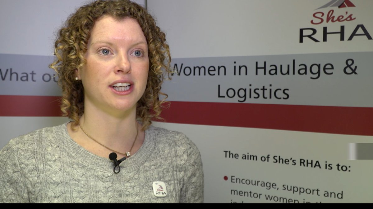 jamhaulage's tweet photo. Only 8% of the 1.8m people who work in the haulage industry are women. via @RHANews  https://t.co/Jz8ZLEMv5q #Haulage #SheCan https://t.co/nmPSowwjkb