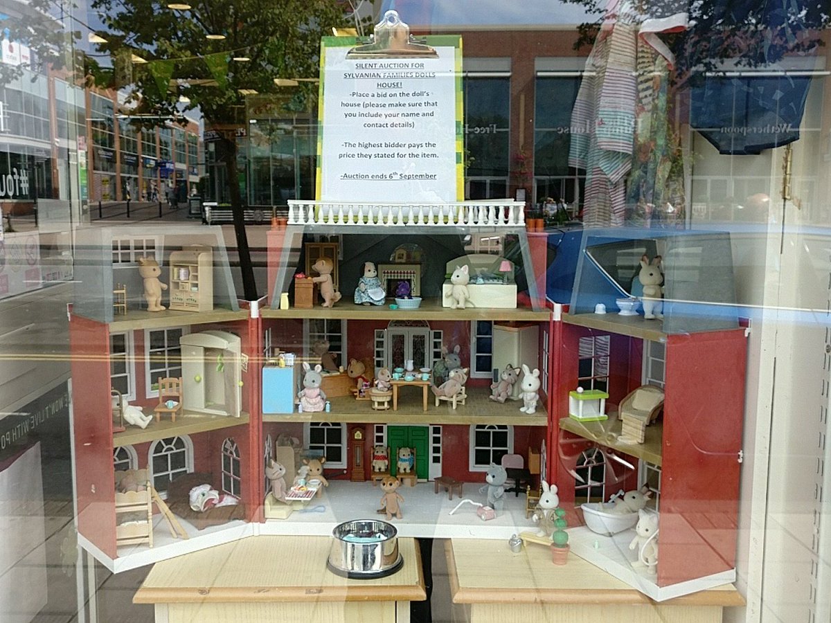 Silent auction for Sylvanian Families Dolls House! Auction ends 6th September #foundinoxfam  #Shirley #sylvanianfamilies