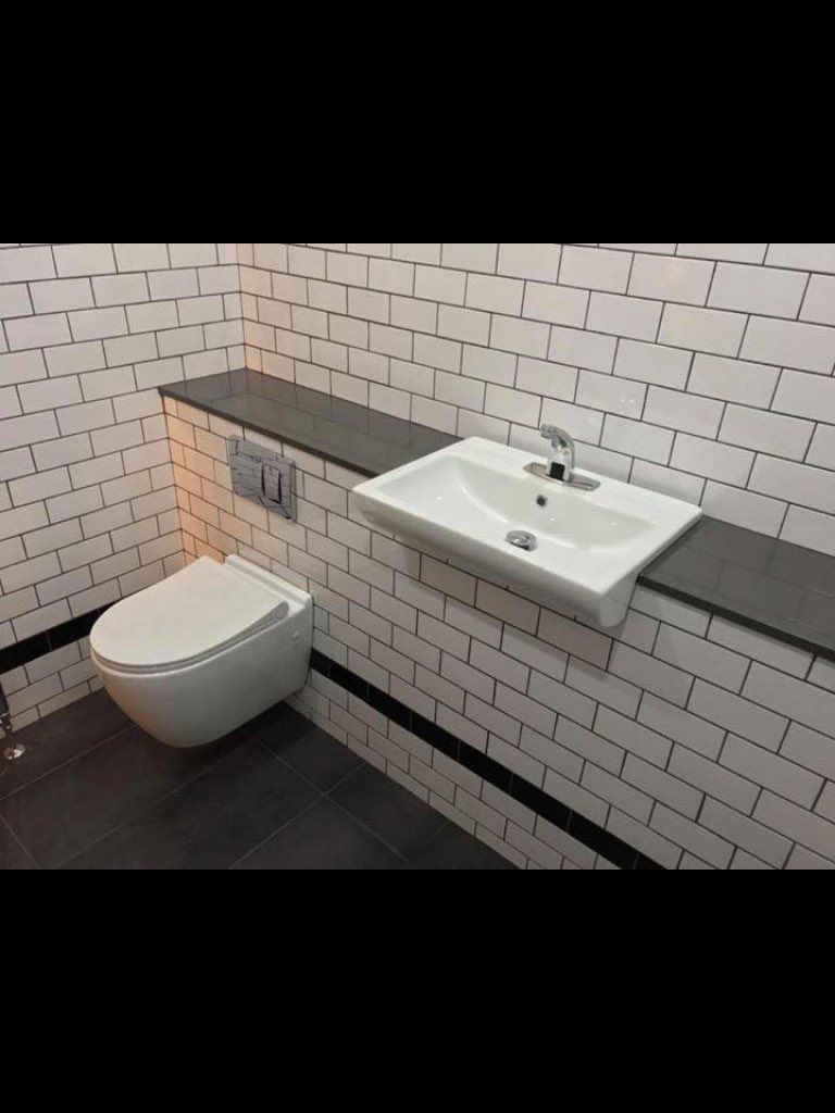 PureStyle33's tweet image. Subway style wet room designed by #purestyle and installed by one of our recommended fitting teams! #Darwen #Lancashire #wetroom #bathroom