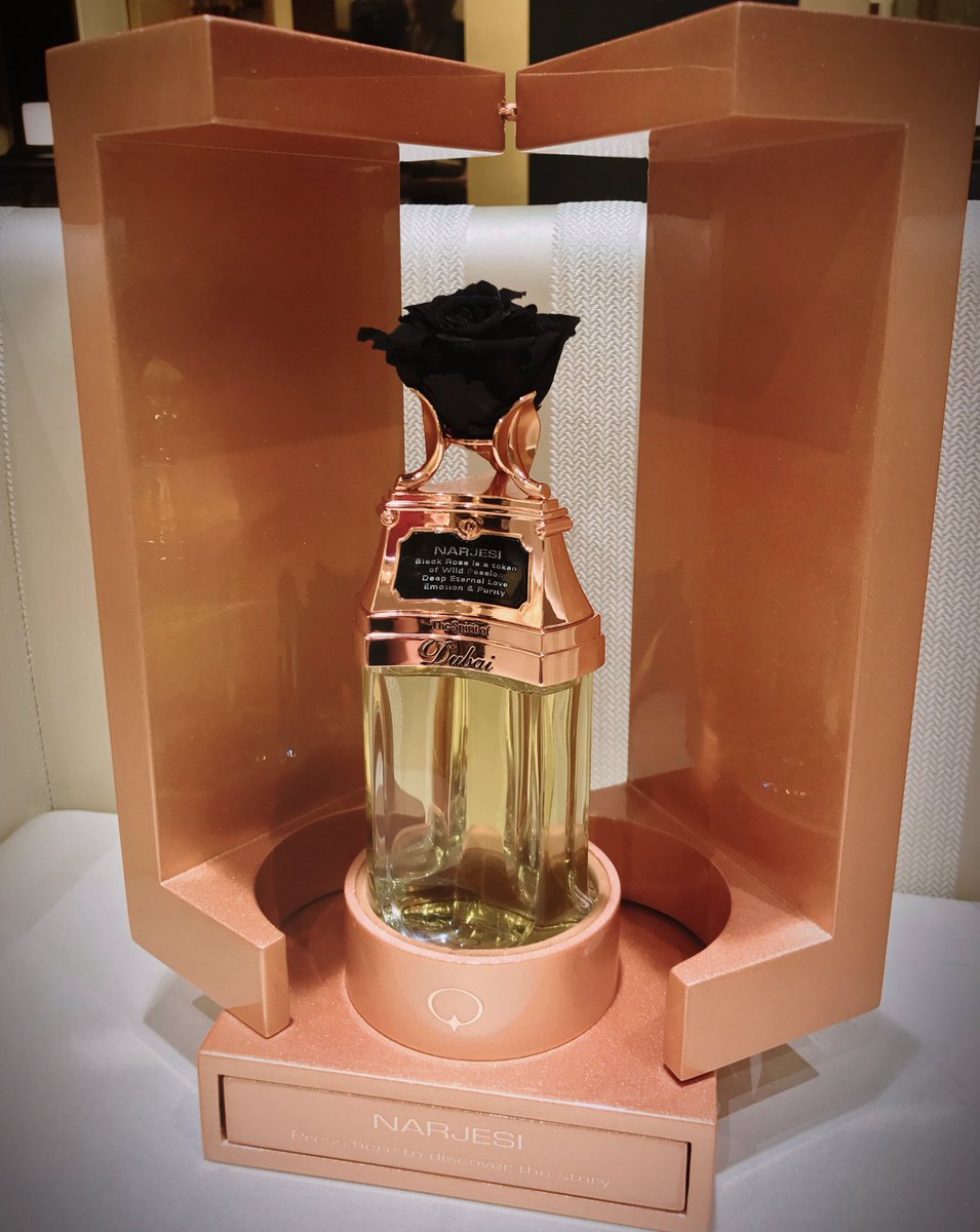 KCReview's tweet photo. Smelling the roses @thespiritofdxb #decadence #dedication #delicious #dubai https://t.co/Jid2ip5u7E