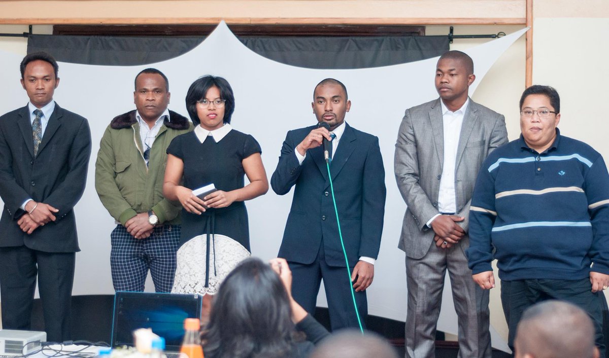 SifuEdouard's tweet photo. La discours de @SifuEdouard pendant l'ouverture officielle: 15 ans de pratique de Jeet Kune Do avec les membres du bureau fédéral Ri Chu JKD https://t.co/t8ooCRbNq8