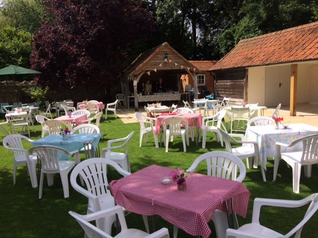 RRCombe's tweet photo. Sunday afternoon cream teas at Combe Reading Room. Last chance this year to enjoy delicious home-made cakes in this lovely garden 2:30-5pm https://t.co/Q9U7FS8AvB