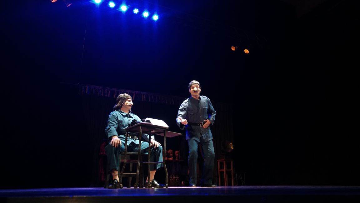 La Denuncia Hoy 22,45 hs.La Carpintería 
Auspicia bazar y jugueteria Ricardi,pelotas grandes,pelotas chicas,que pelotas tiene Ricardi!!!