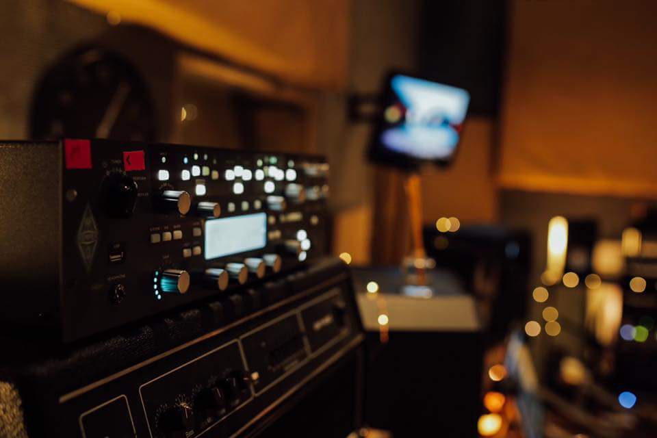snvkesmusic's tweet photo. Recording! #MarkMorrowAudio https://t.co/EITJIjSJNu