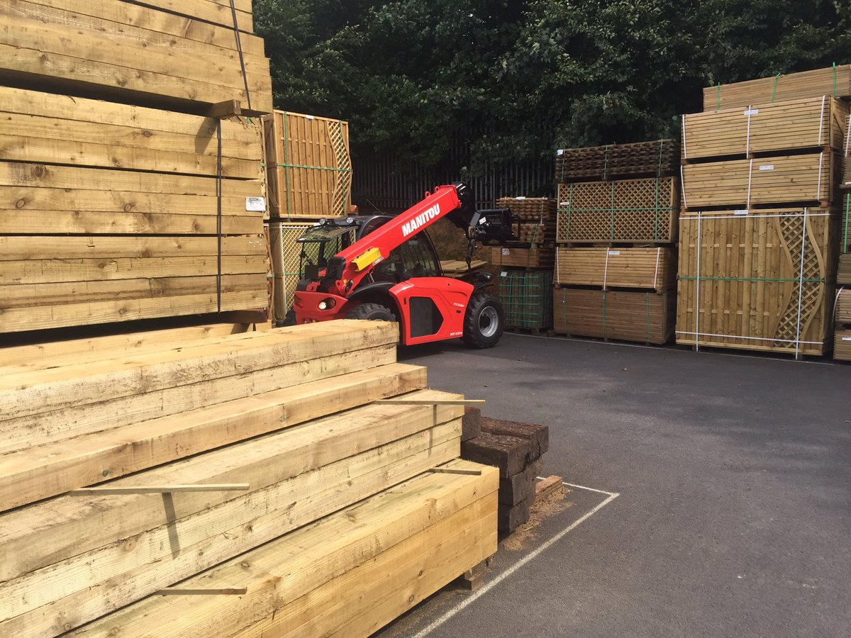 Ianmawsley's tweet photo. Look this baby it's the new Manitou MT420 perfect for compact areas call us now  @manitou @mawsley #Forklift#loader#telehandler https://t.co/s3JxRqlfLw