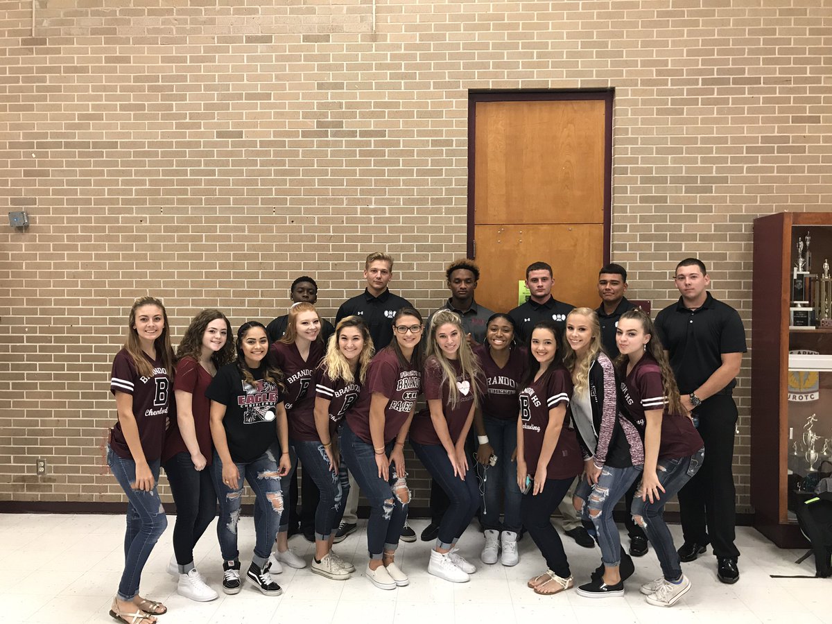 It's Football Friday <a href="/BrandonHSEagles/">Brandon High School</a>! #SoaringToGreatness