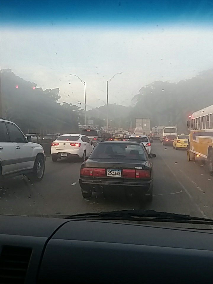 BenlyJairo's tweet photo. @TraficoCPanama 5 kms puente centenario asi panama oeste https://t.co/6NzRBU1wYp