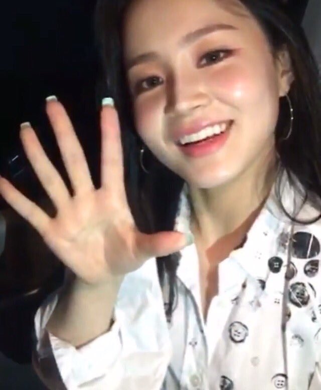 yrifcy's tweet photo. Imagine being this beautiful, she's the 1st wonder of the world none of u can relate https://t.co/DAUyqQIbe9