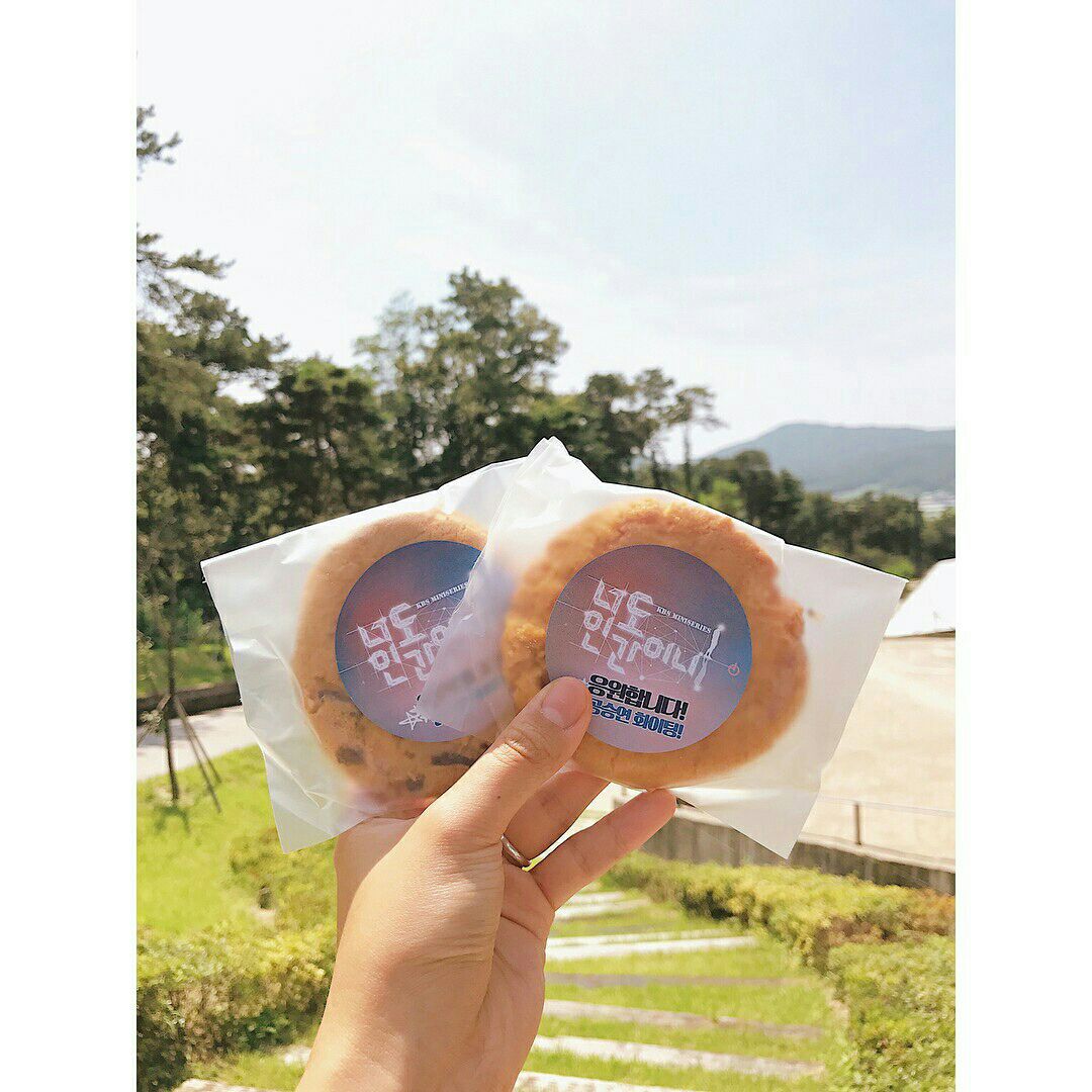 DIEnPx0UwAIFRGk.jpg:large