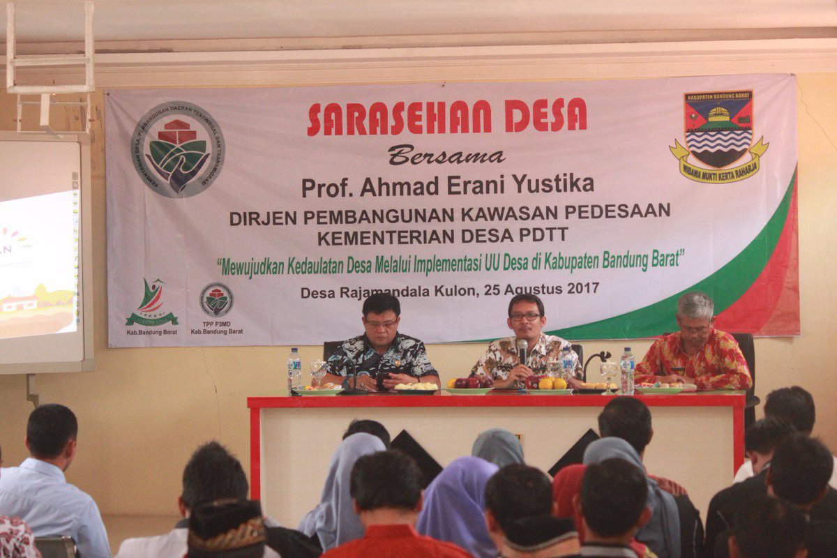 P3MD_KBB's tweet photo. Sarasehan Desa brsm Prof Erani d Ds Rajamandlakulon Cipatat KBB
@EkoSandjojo @AhmadErani @tppindonesia @jokowi @KemenDesa @taufikmadjid71 https://t.co/4EQ2C27u6W