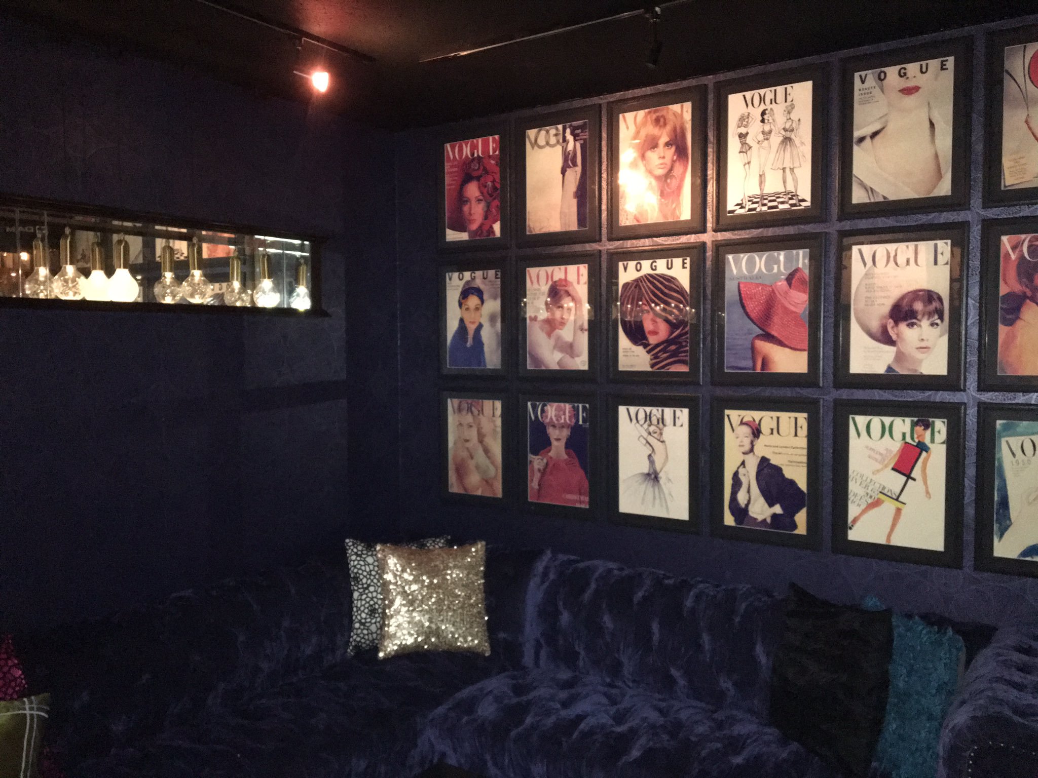 555 六本木会員制カラオケbar 本日は毎月恒例の プレミアフライデー 今夜も朝まで楽しみましょう 21時よりご来店お待ちしてます 六本木 会員制 カラオケ Bar 555 東京都港区六本木3 15 24 Belle六本木1号室 Tel 03 6447 1538 T Co