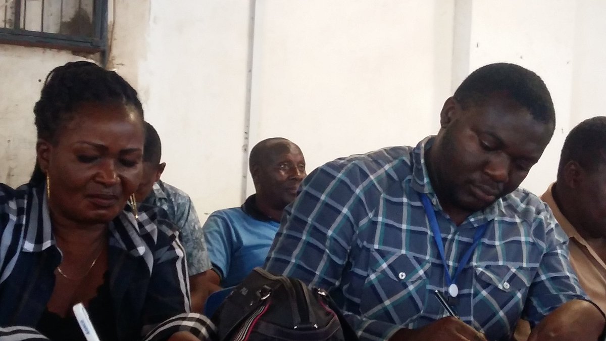 SimaBingileki's tweet photo. Mheshimiwa Ritha Kabati Mbunge wa viti maalum akisikiliza kero za wenyeviti wa mitaa katiba Manispaa ya Iringa. https://t.co/ZKZuxunMyv