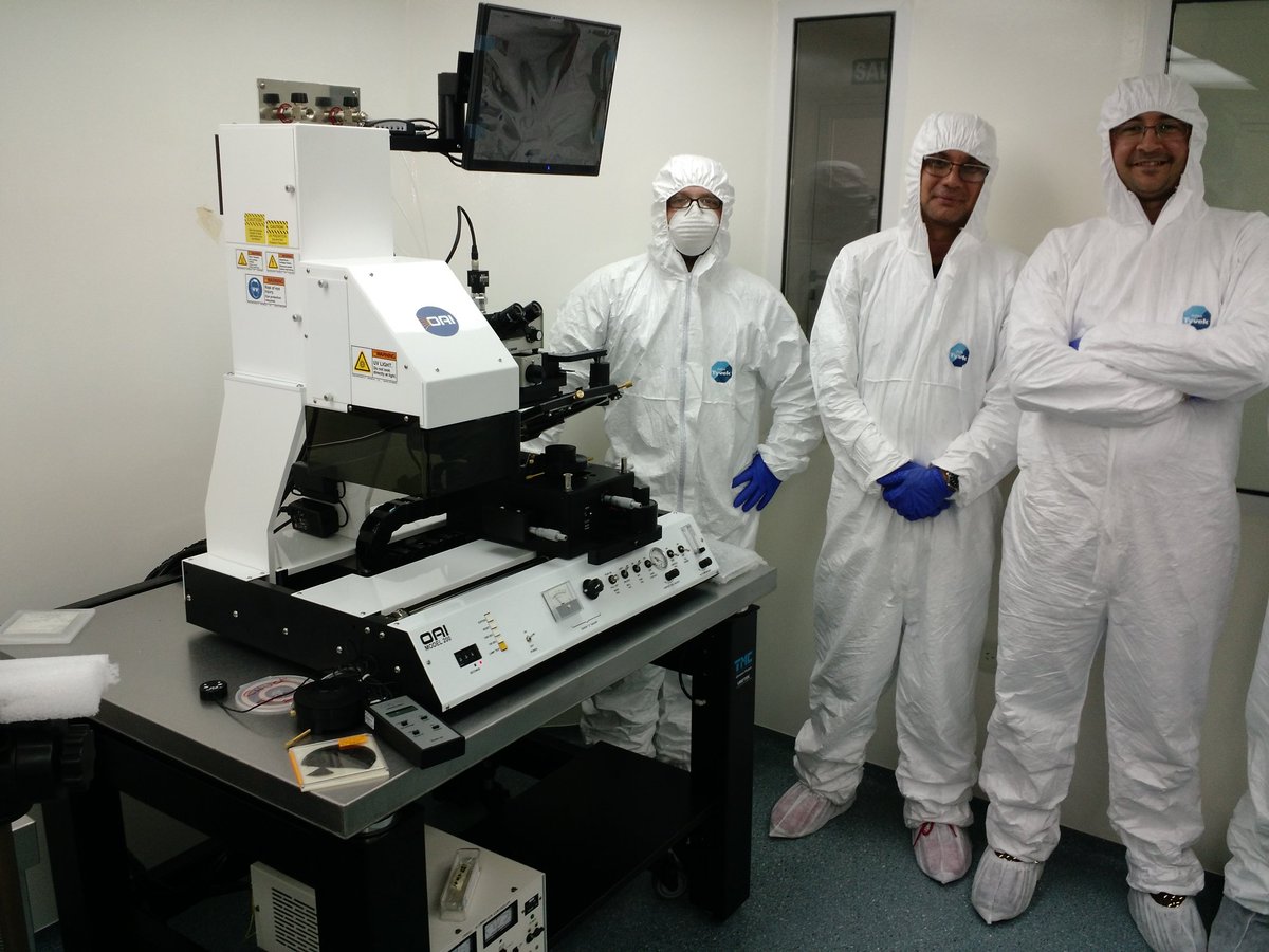 labbiomems's tweet photo. Instalando el alineador de máscaras https://t.co/3IxMnEeta7