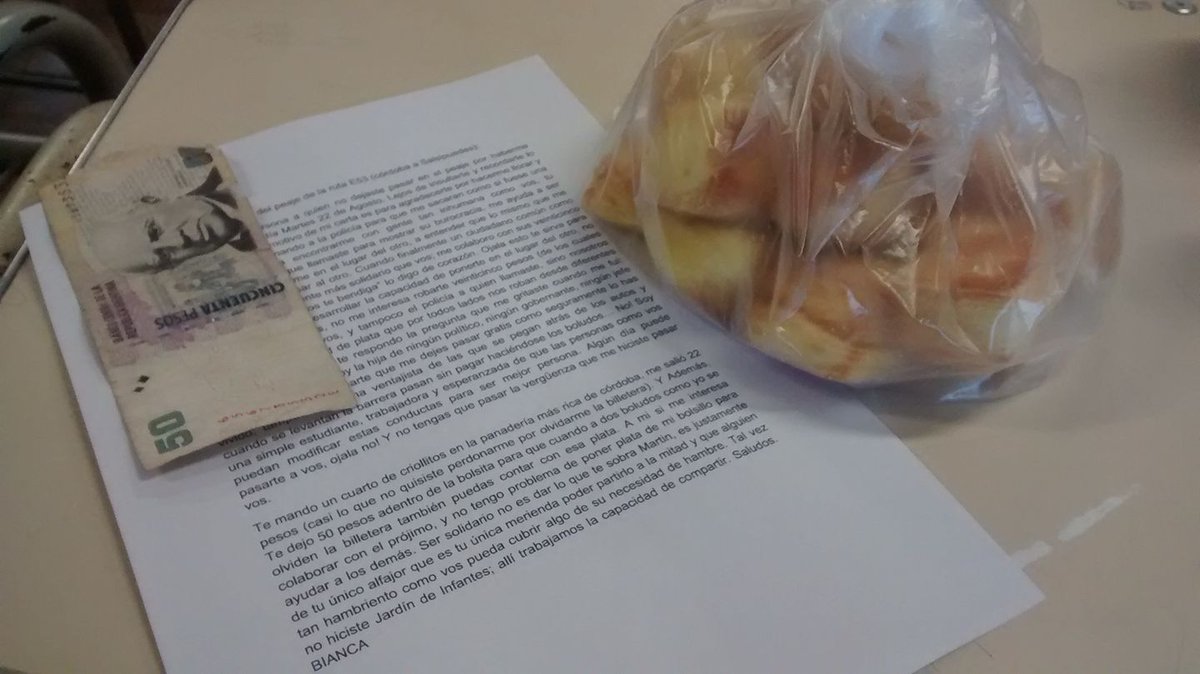 suenalados's tweet photo. [EN LINEA] Bianca Vanni, usuaria de peaje a quien no dejaron pasar por no tener dinero y fue maltratada. Le mandó una carta al empleado. https://t.co/NTIryOuQfq