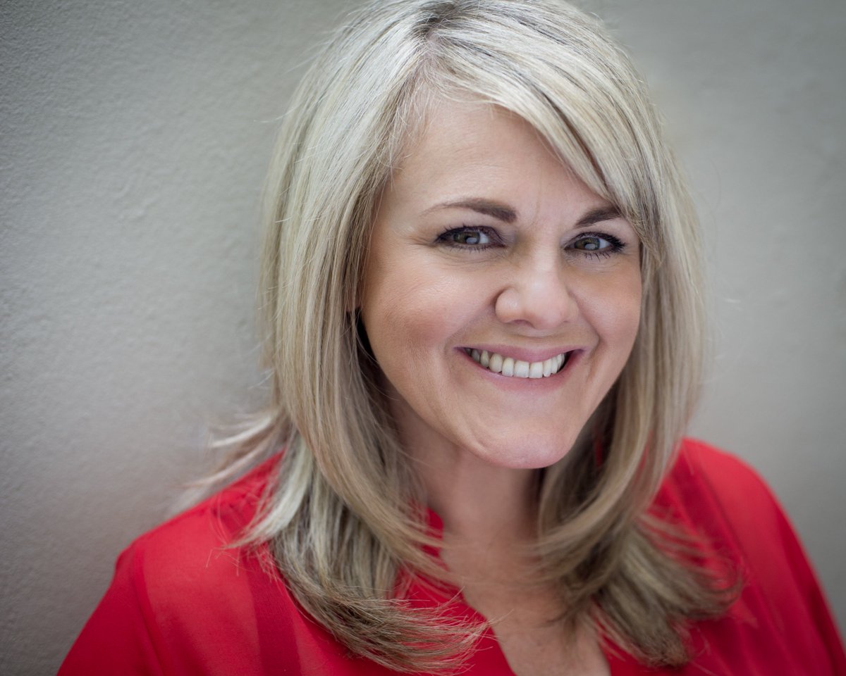 GroveTheatre's tweet photo. Did you know? @sally_lindsay is the voice of Piella in Wallace & Gromit: A Matter of Loaf and Death #SBDunstable #castfacts #panto https://t.co/t0c0HGxaLn