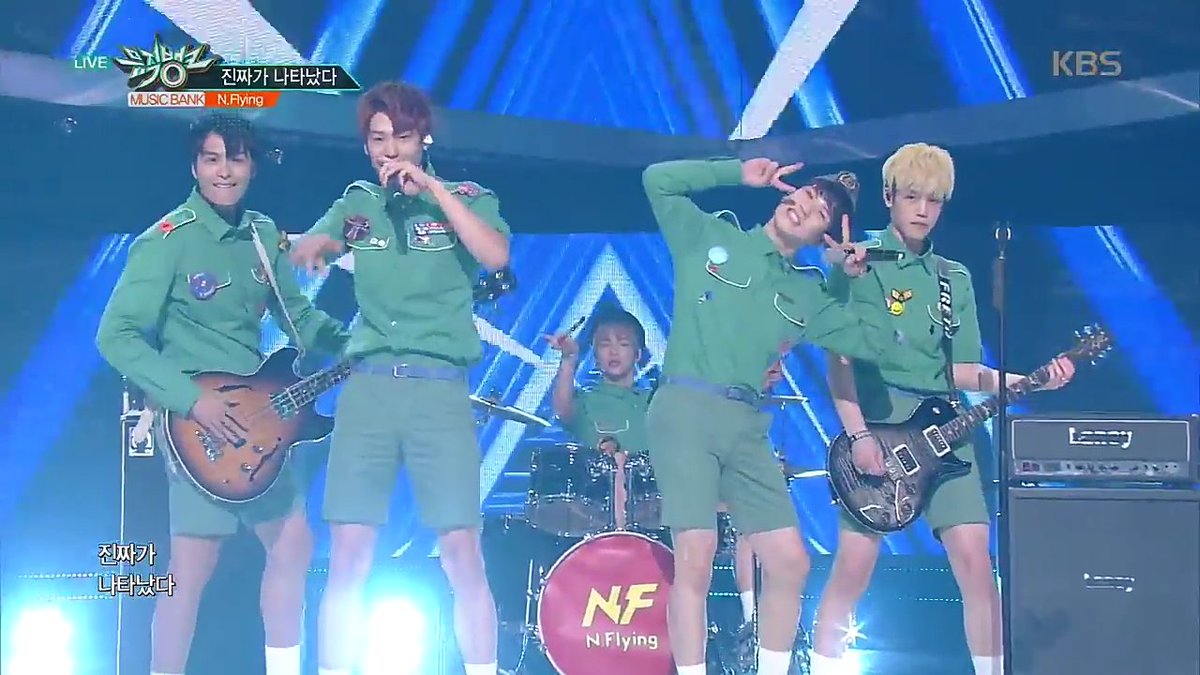 BrazilNFlying's tweet image. [VIDEO] 25.08.17 - Já está disponível no Youtube a performance do N.Flying no Music Bank!
📎 youtu.be/4PJ0kQaO3lA