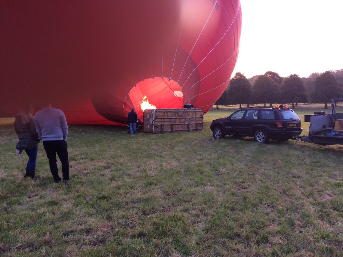 sheb40's tweet image. #FloatFace. Amazing balloon ride admiring the views of The Peak District