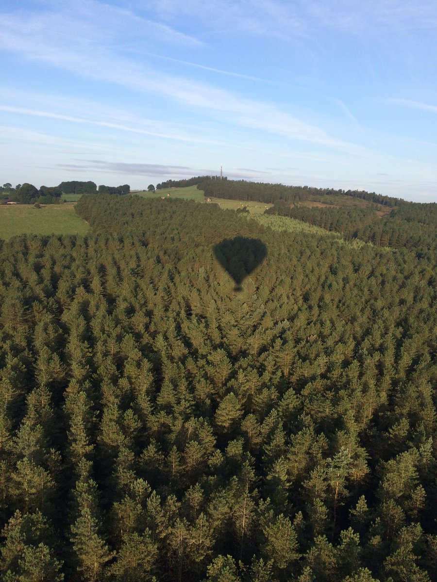 sheb40's tweet image. #FloatFace. Amazing balloon ride admiring the views of The Peak District