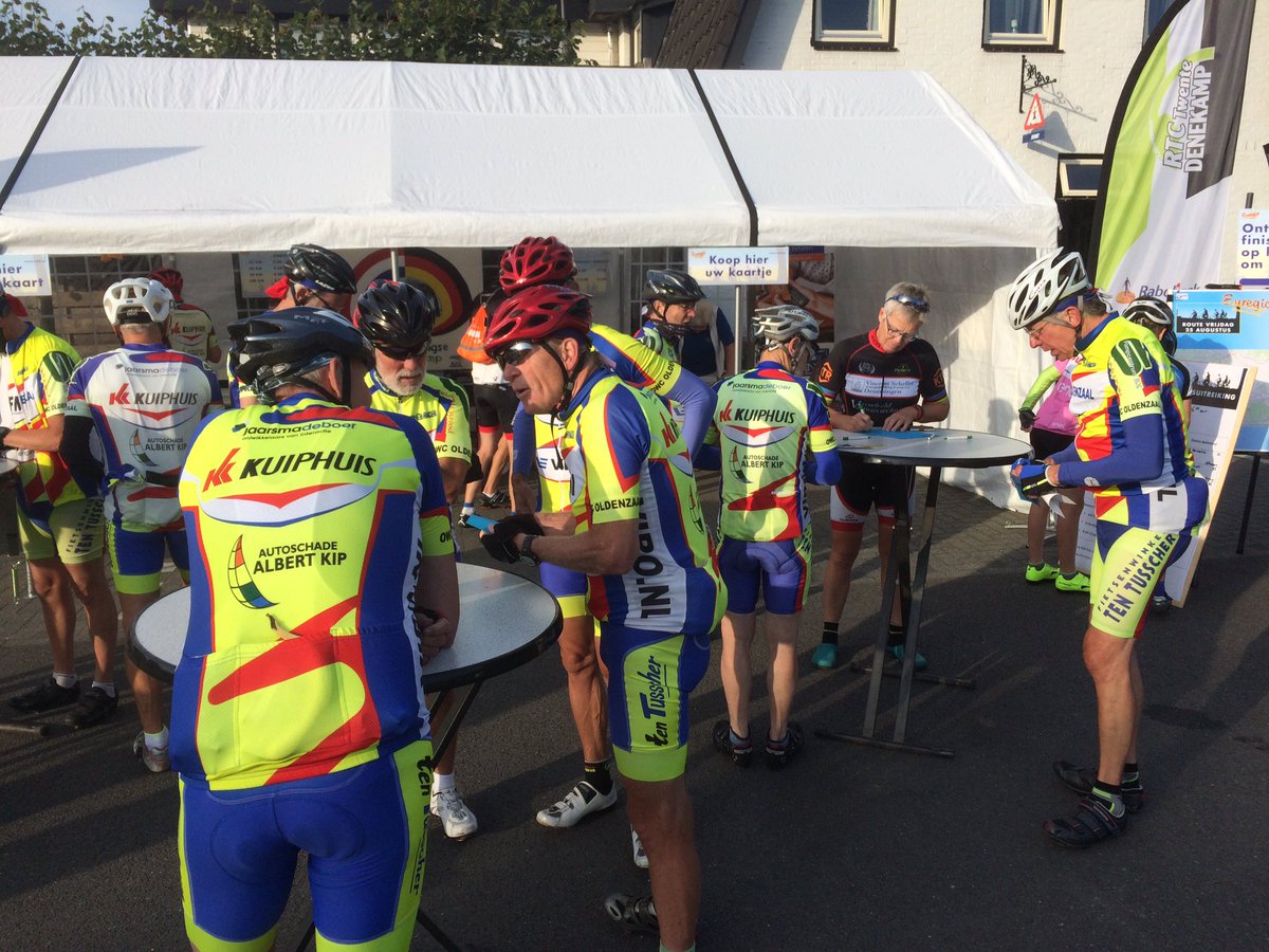 Ook onze noabers van <a href="/OWC_Oldenzaal/">Wielervereniging OWC</a> waren er al vroeg bij vandaag!