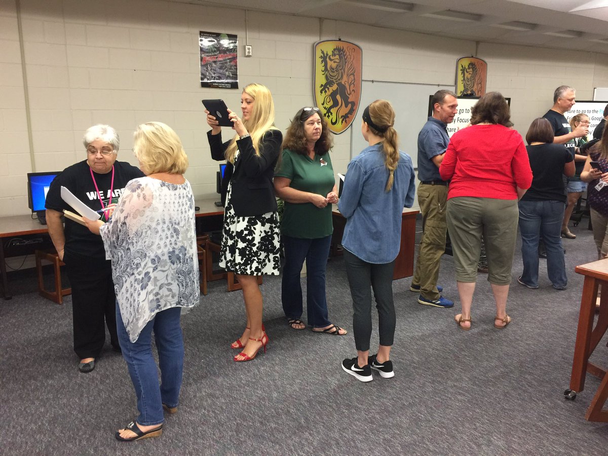 Lecanto_Middle's tweet photo. Friday Focus ๐#ComprehensionChecks #ShareSession #PositiveVibes #ExcellenceEveryday #WeAreLMS https://t.co/bW64VjtIQ5