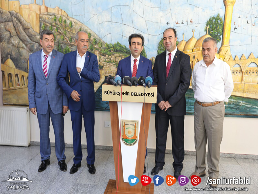 Diyarbakır Valisi Sn. <a href="/Hasan_Guzeloglu/">Hasan Basri Güzeloğlu</a> Başkanımız Nihat Çiftçi'yi makamında ziyaret etti.