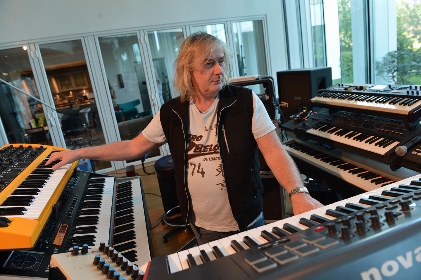 Happy Birthday Geoff Downes ( YES-ASIA-BUGGLES ) - August 25, 1952 - Run Through the Light . . . 